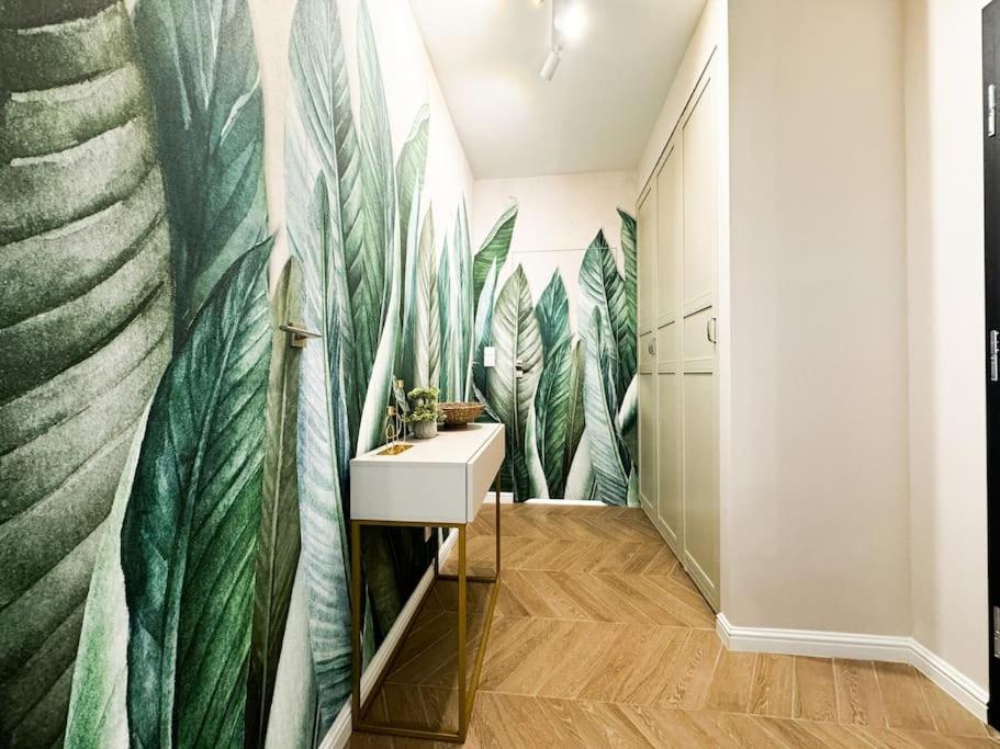 Balcony & Parking, Modern Elegant Apartment! Near Tram Breslávia Exterior foto