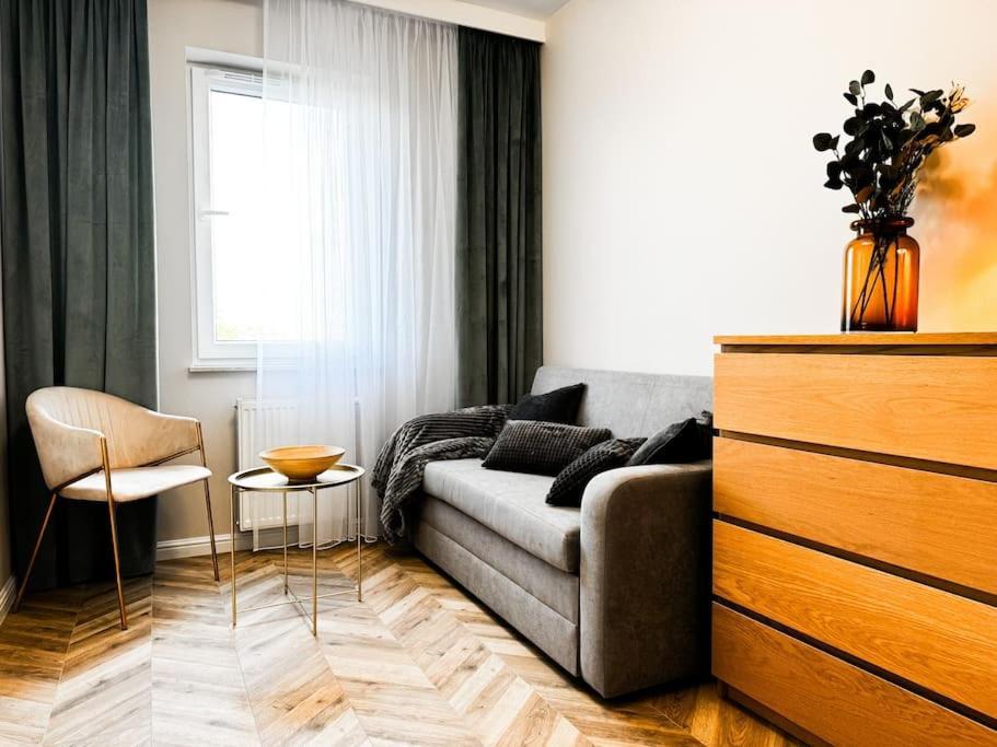 Balcony & Parking, Modern Elegant Apartment! Near Tram Breslávia Exterior foto